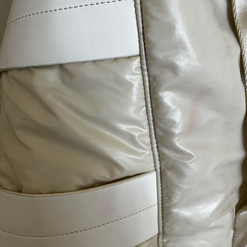 Caraa Remus Duffle Bag (White) - Picture 5 of 8
